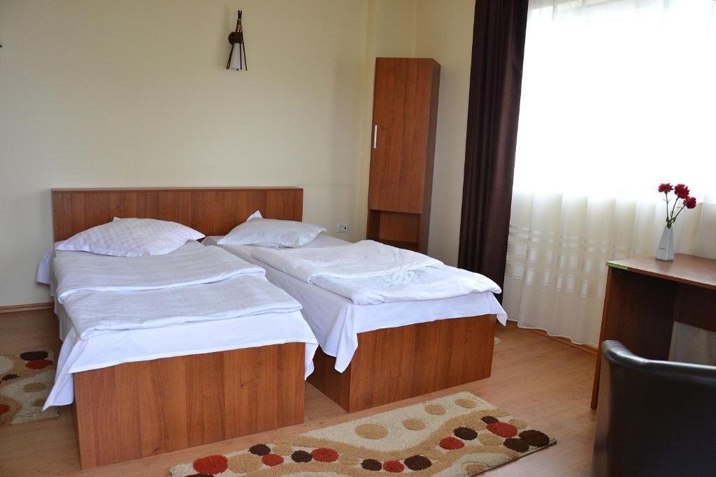 Hostel Tropical Drobeta Turnu Severin Exterior photo